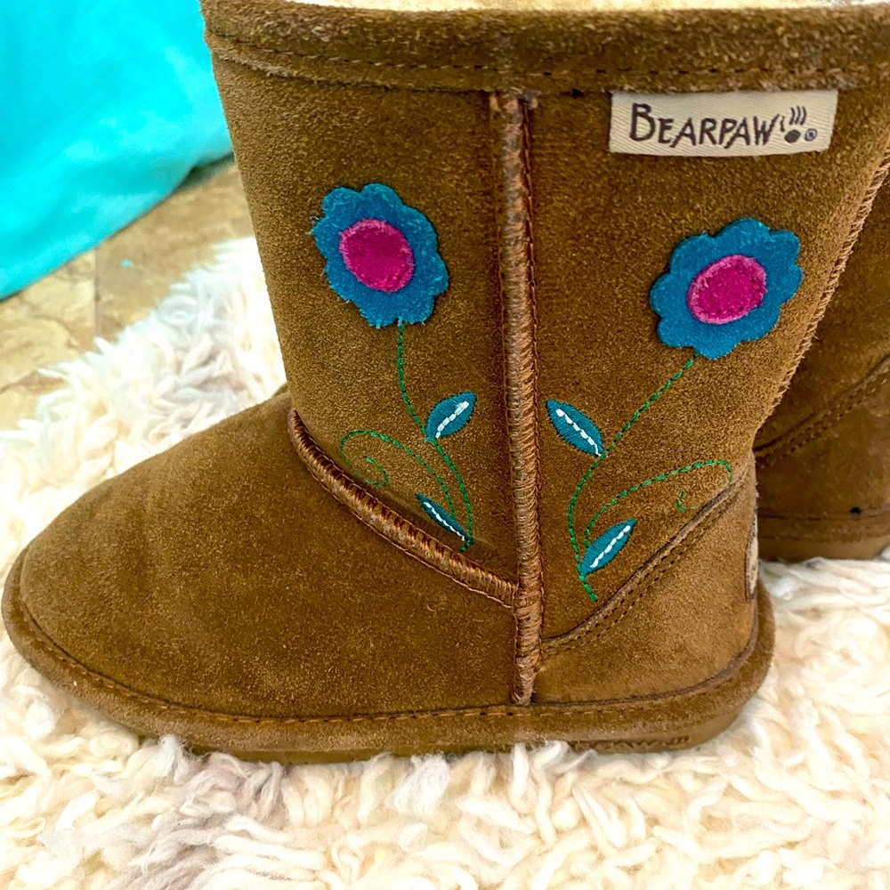Bearpaw embroidered